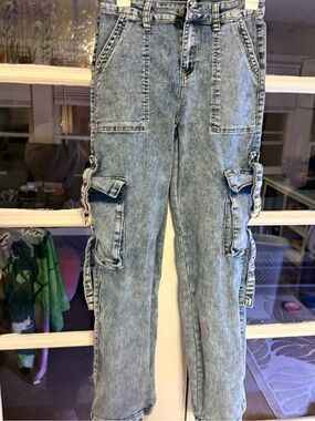 Light Blue Wash Boyfriend Cargo Jeans - Relaxed Fit